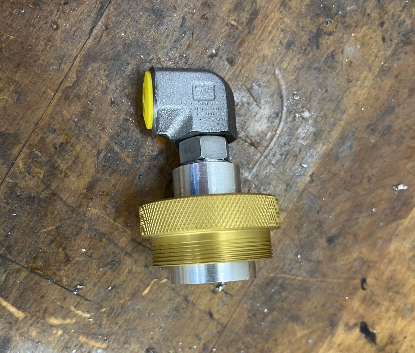 Machined custom bulkhead with boss port